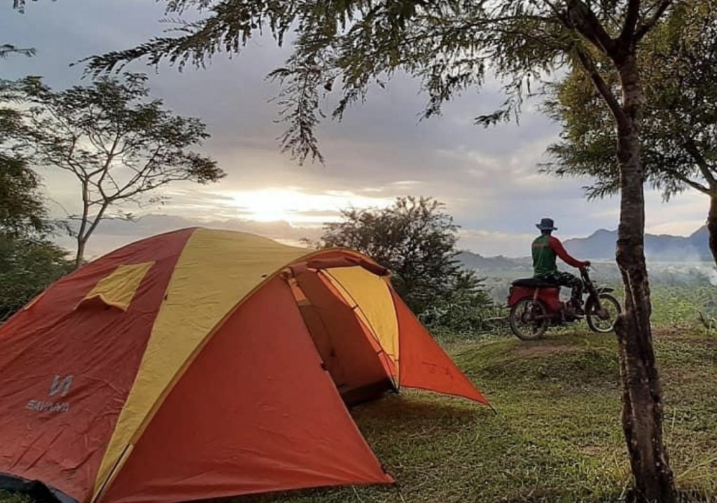 Camping area nyaman dengan view sunrise indah, lingkungan yang bersih sebagai poin plus.
